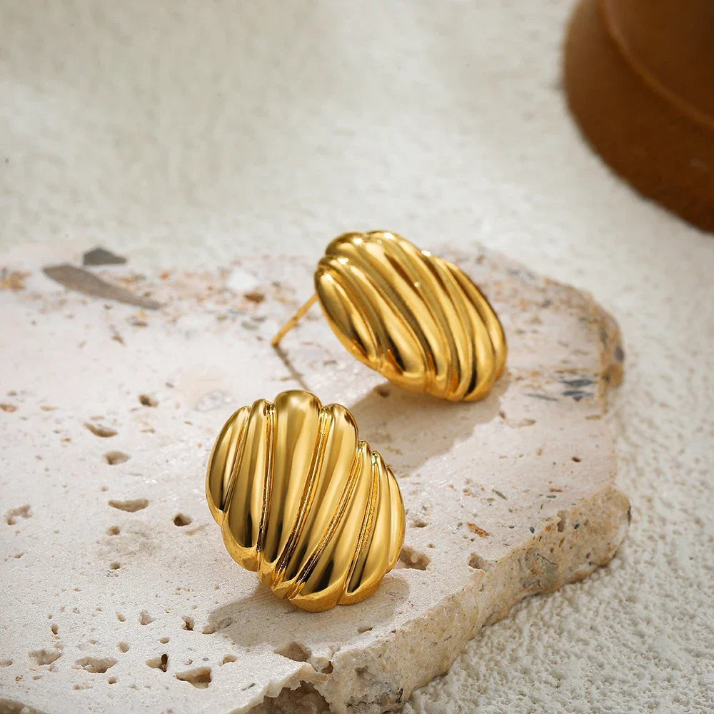 Nude Ribbed Studs
